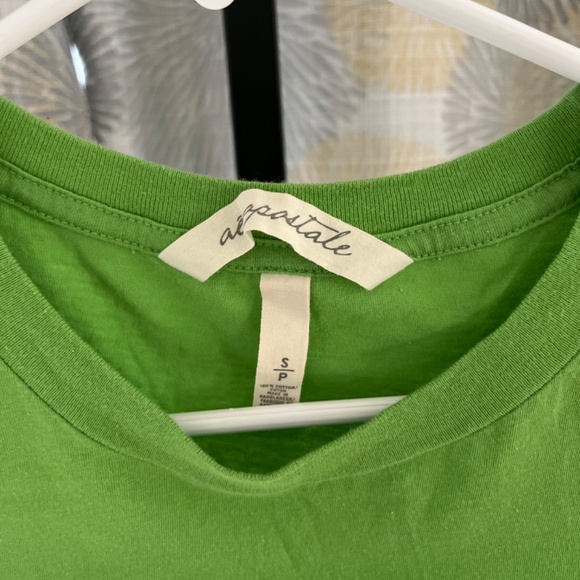 Women’s junior Aeropostale tee size small - Picture 2 of 3